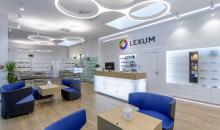 Skleněné obklady - optika Lexum Praha